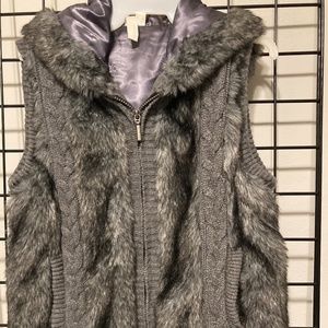 Women’s Vest in faux fur & knit